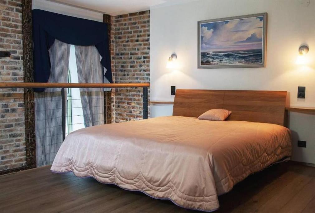 Charming Loft Near Old Town Apartment Tallinn Bagian luar foto