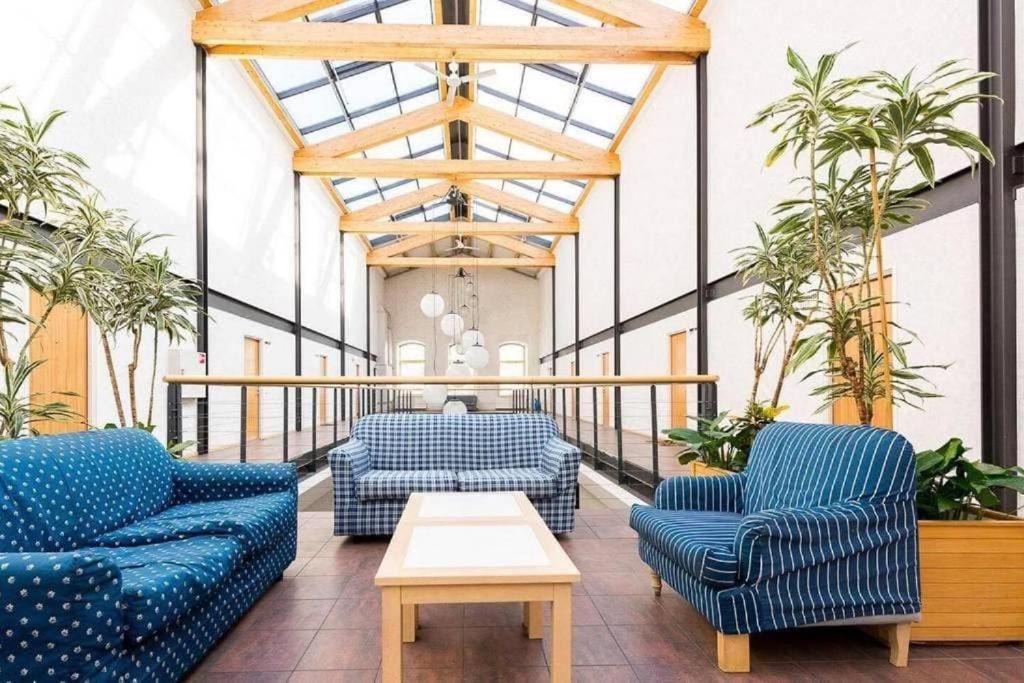 Charming Loft Near Old Town Apartment Tallinn Bagian luar foto